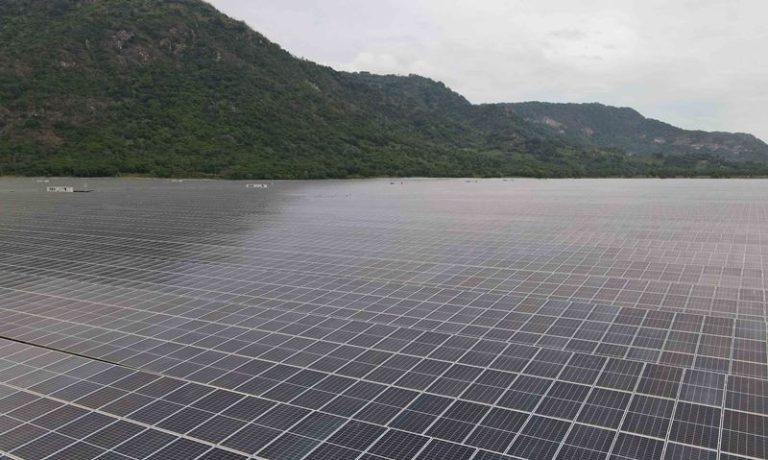 Hoàn thành nhà máy điện mặt trời hơn 6